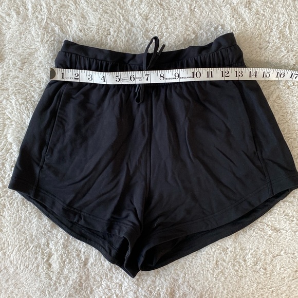 ❤️ Lululemon Inner Glow High Rise Modal Short 3" Black Size 4 - Picture 3 of 7